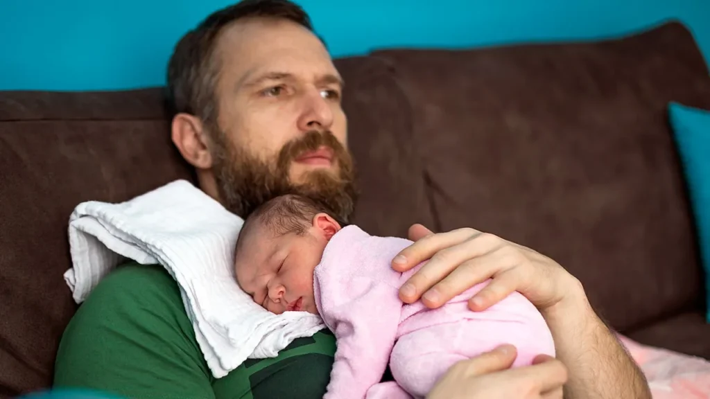 اكتئاب الأب بعد الولادة